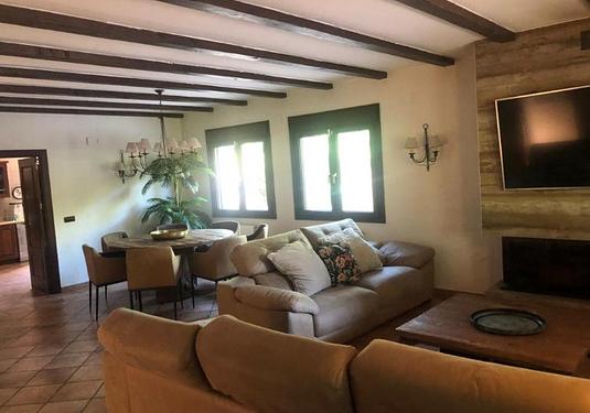 Villa in Elda