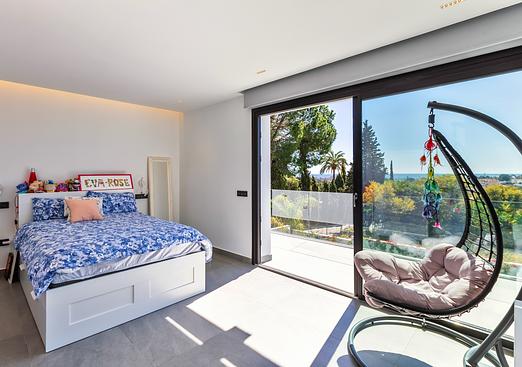 Villa in El Paraíso, Estepona