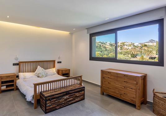 Villa in El Paraíso, Estepona