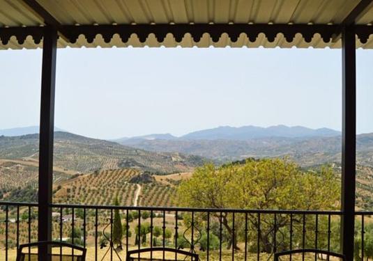 Villa in Alozaina