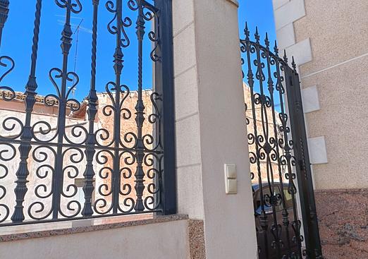 Town house in Algueña