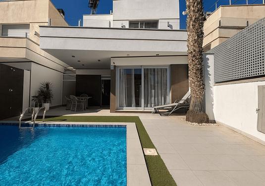 Villa in Orihuela Costa