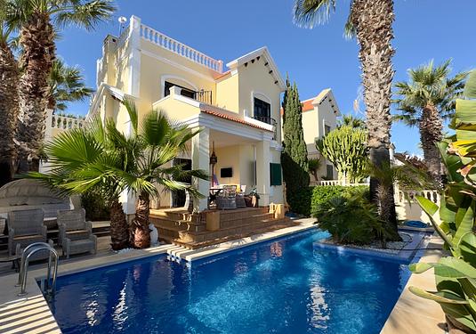 Villa in Orihuela Costa