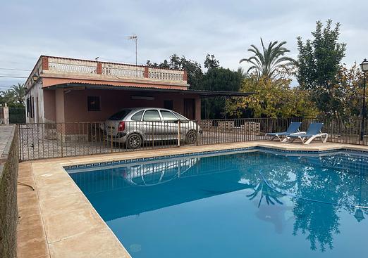Villa in Elche