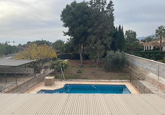 Villa in Elche