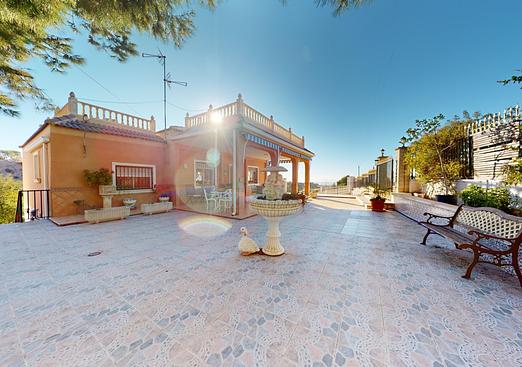 Villa in Crevillent