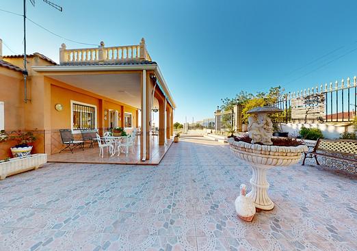 Villa in Crevillent