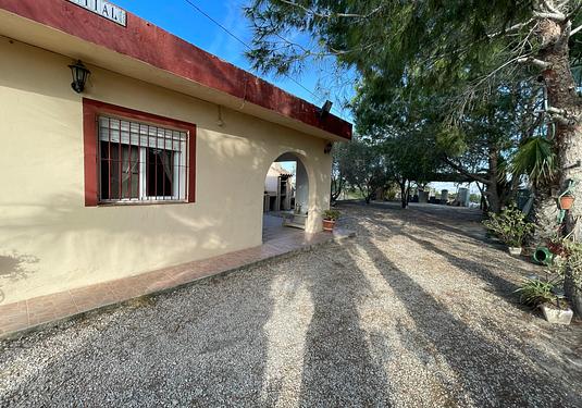 Country house in Jacarilla