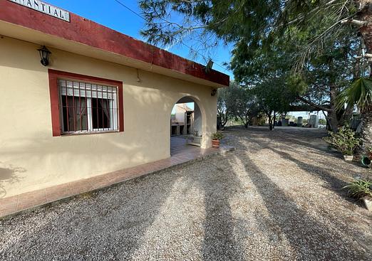 Country house in Jacarilla