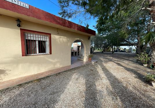 Country house in Jacarilla