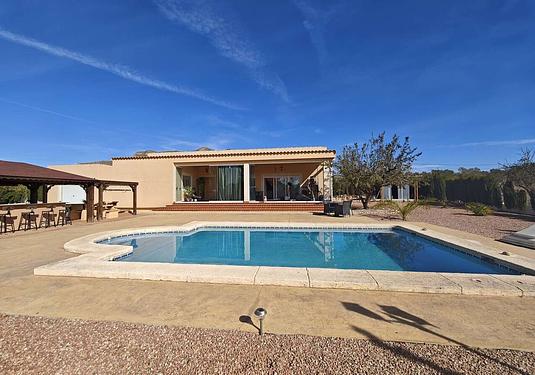 Villa in Sax