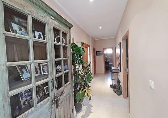 Villa in Sax