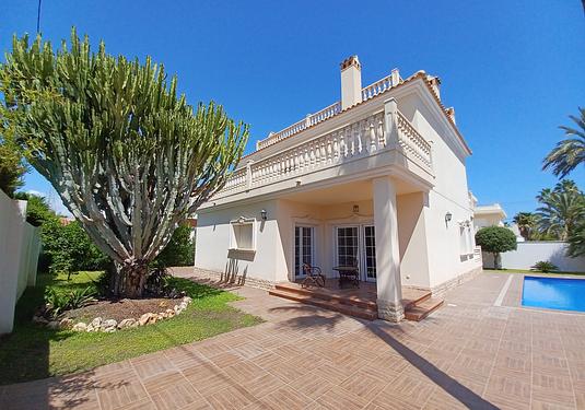 Villa in Cabo Roig