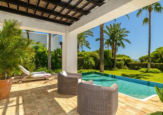 Villa in Casares
