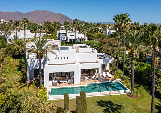 Villa in Casares