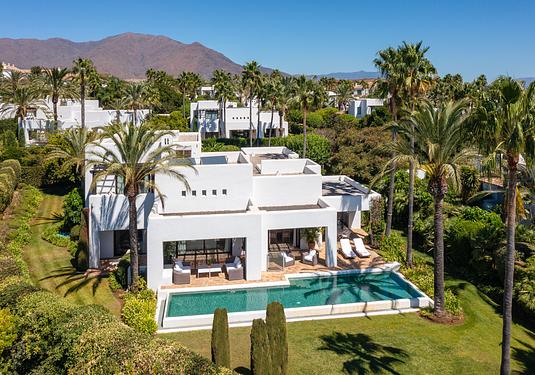 Villa in Casares