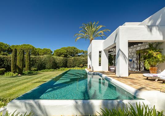 Villa in Casares