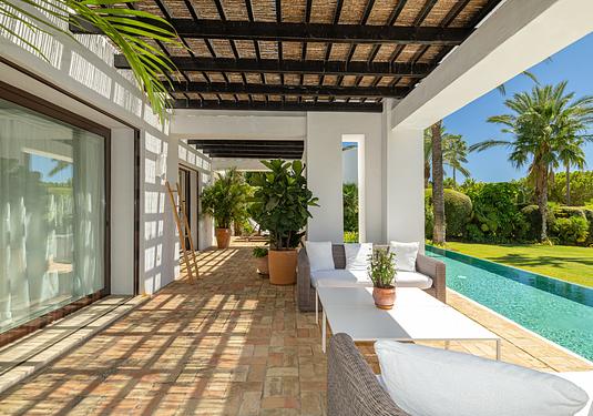 Villa in Casares