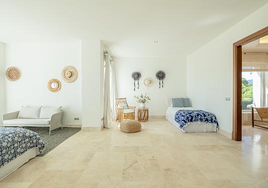 Villa in Casares