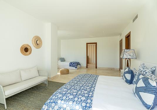 Villa in Casares