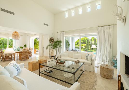 Villa in Casares