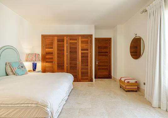 Villa in Casares