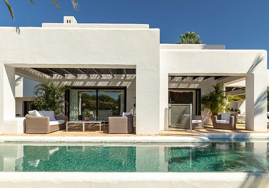 Villa in Casares