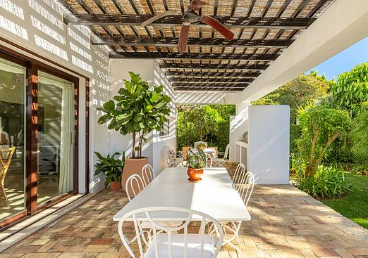 Villa in Casares