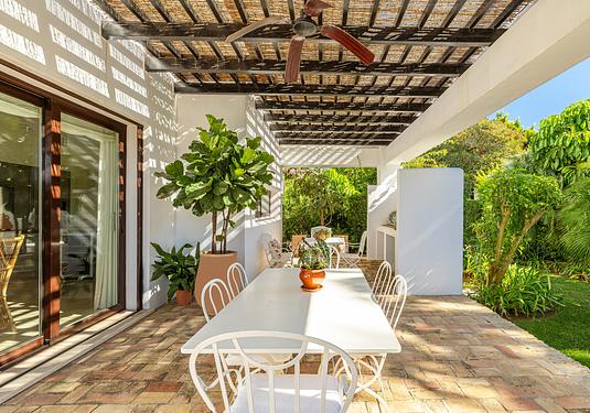 Villa in Casares