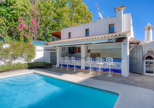 Villa in Estepona
