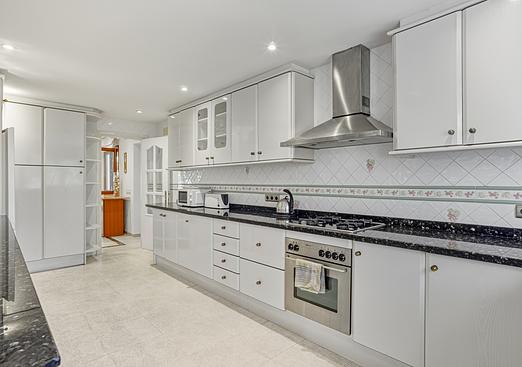 Villa in Estepona