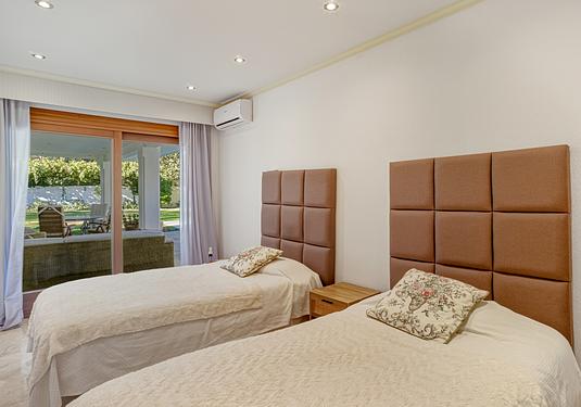 Villa in Estepona