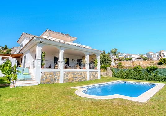 Villa in Estepona