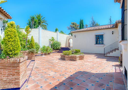 Villa in Estepona
