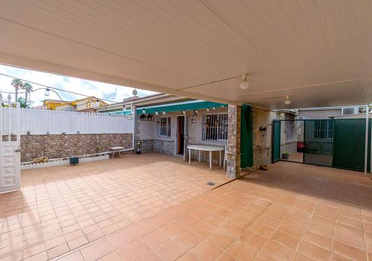 Villa in Santiago de la Ribera