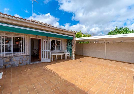Villa in Santiago de la Ribera