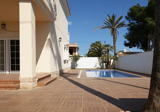 Villa in Cabo Roig