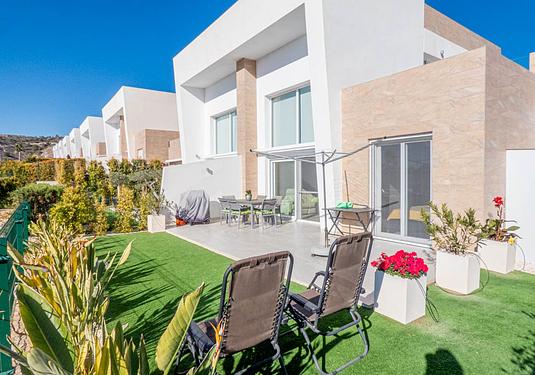 Villa in Algorfa