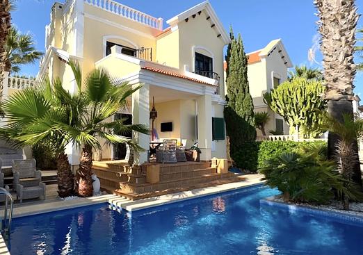 Villa in Orihuela Costa