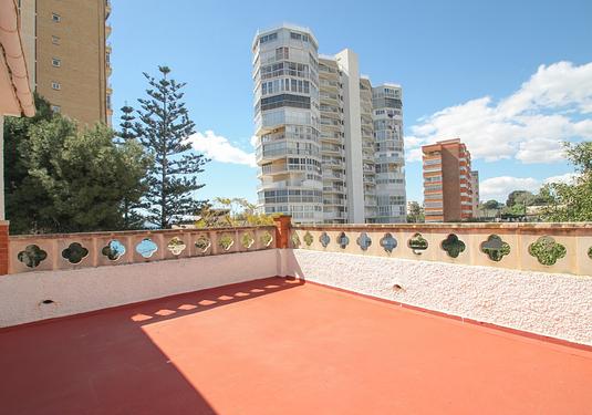 Villa in El Campello