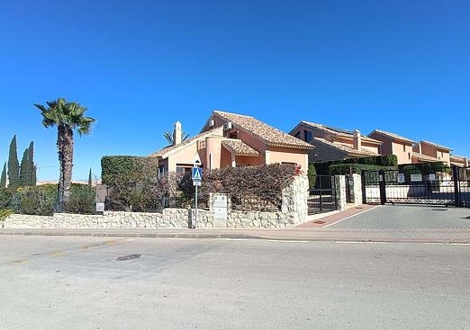 Villa in Algorfa