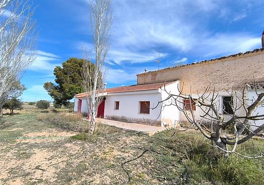 Country house in Yecla