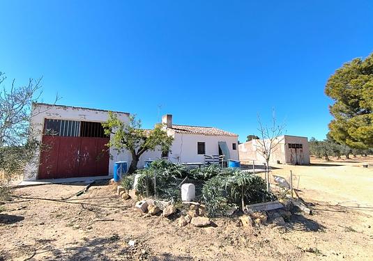 Country house in Yecla