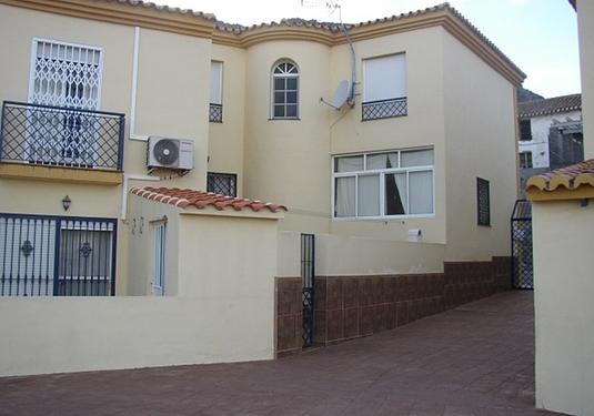Town house in Alora